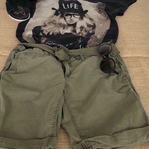 GAP Rolled Utility Shorts- Army Green- women’s size 4